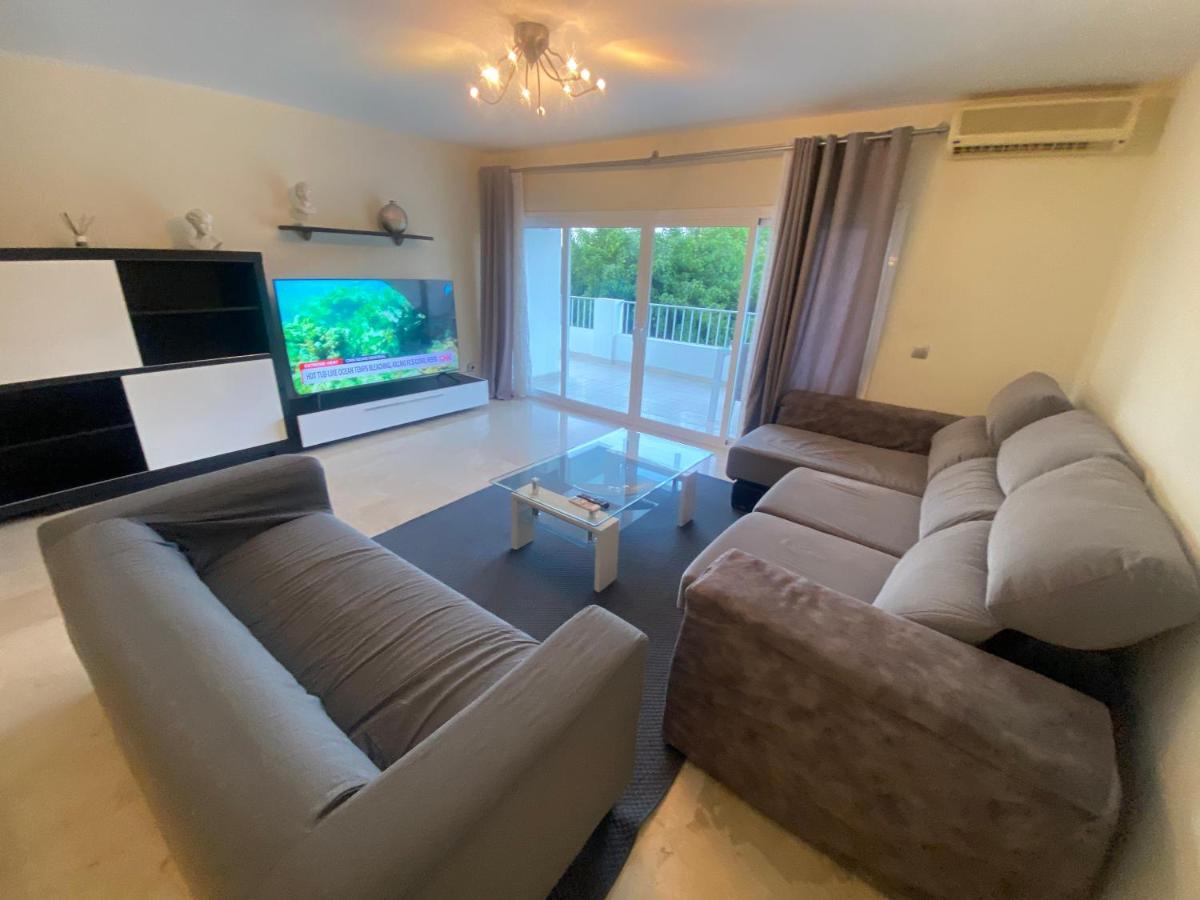 Jardines De Banus Apartments 马尔韦利亚 外观 照片