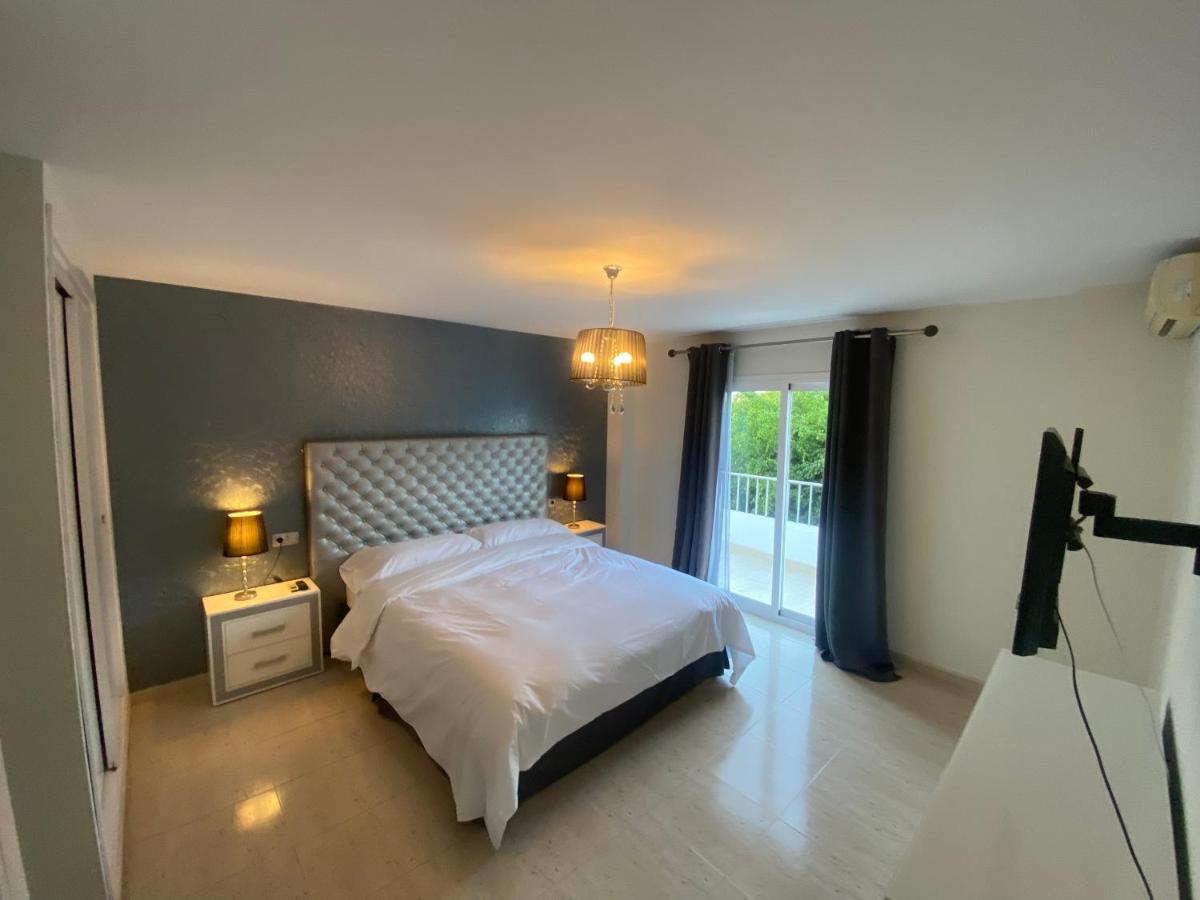 Jardines De Banus Apartments 马尔韦利亚 外观 照片